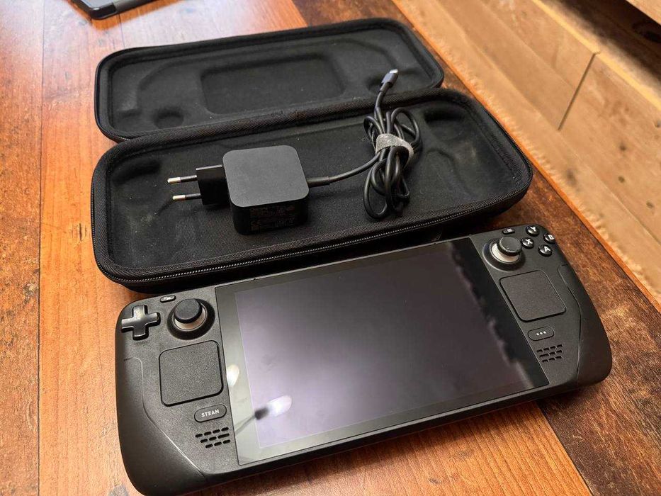 Продам Steam Deck 1tb идеальное состояние полный комплект