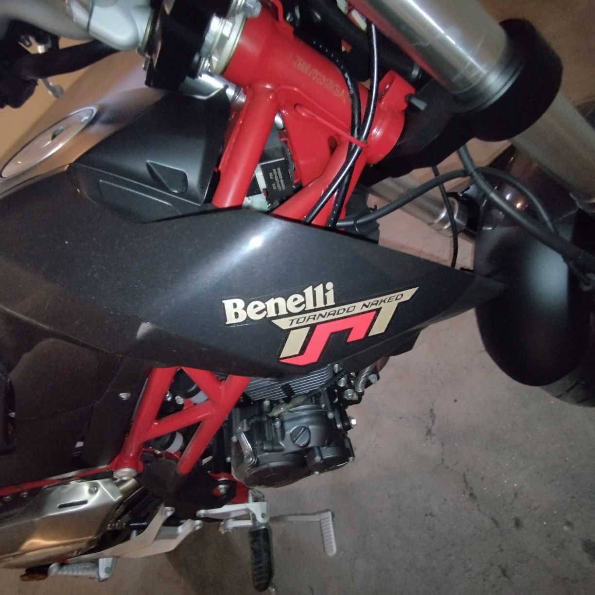 Moto 125 Benelli TNT