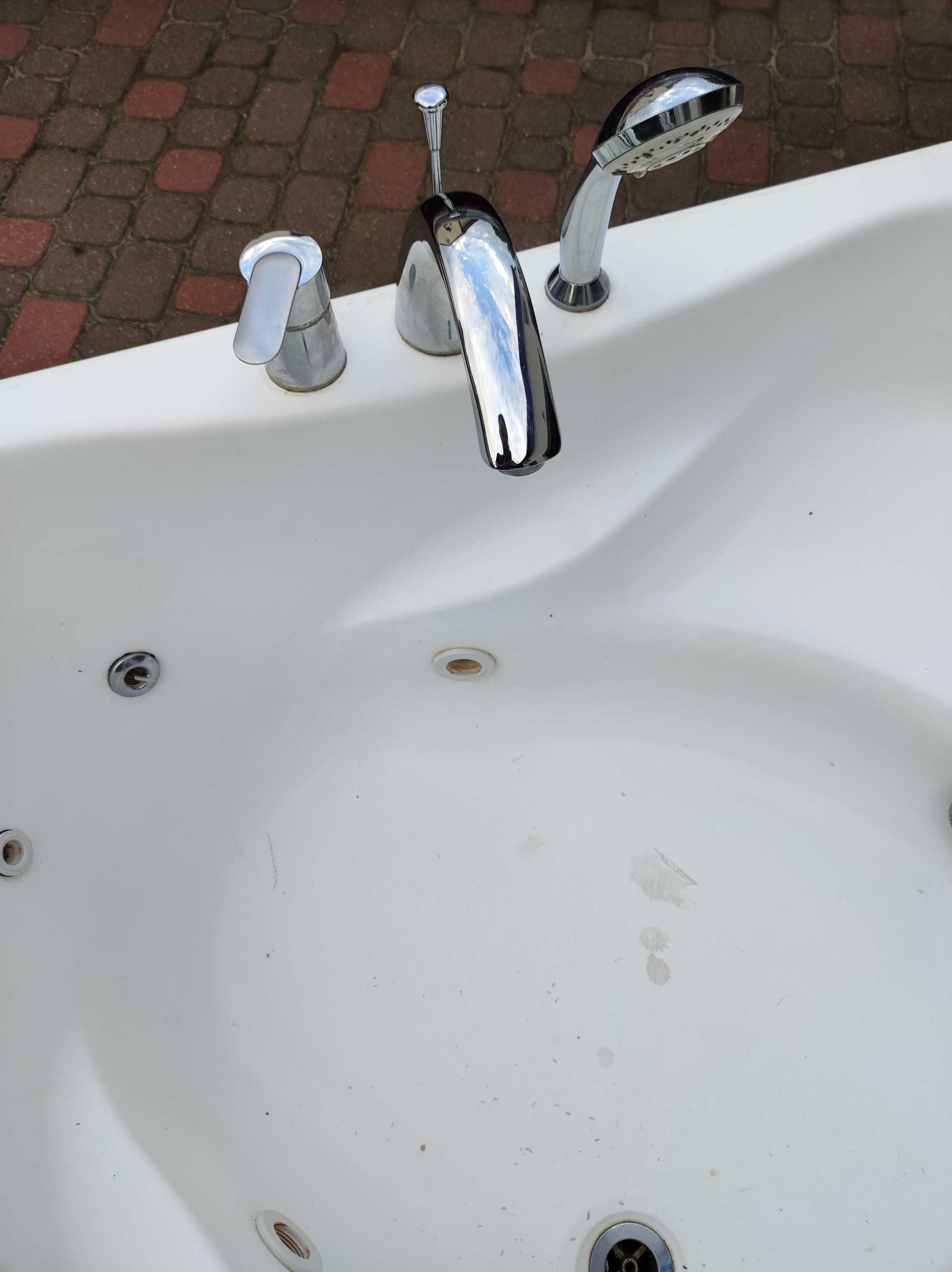 Wanna z hydromasażem