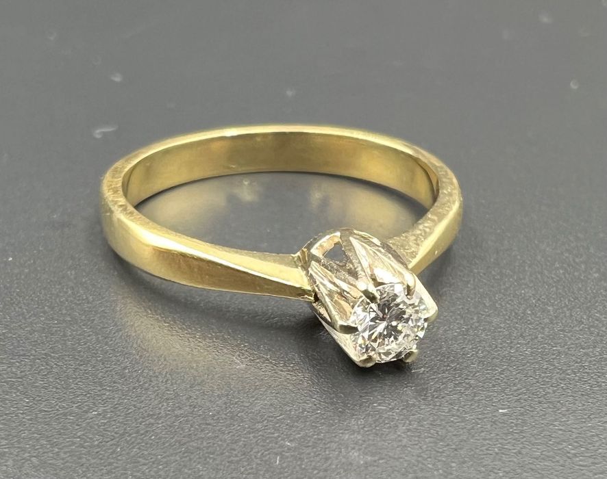 Каблучка золота 585 з діамантом