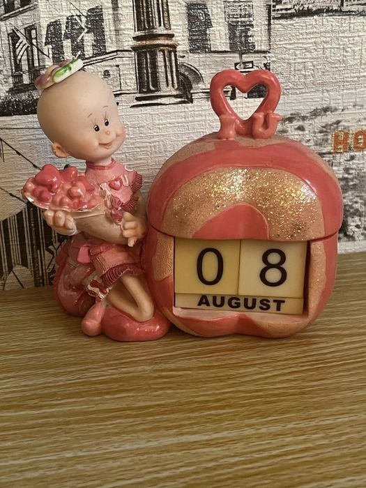 Вечный календарь настольный + часы