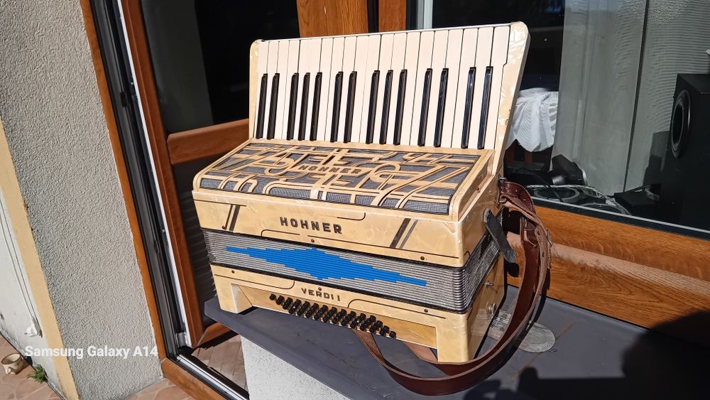 Akordeon hohner Verdi I 48 basów stan dobry z walizką