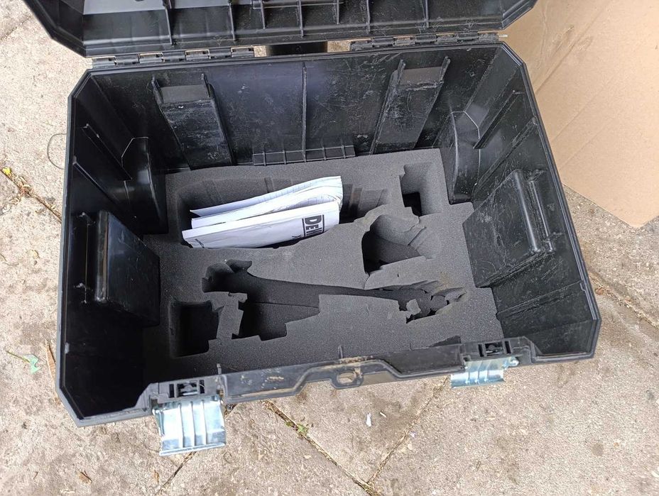 Kufer wózek na narzędzia walizka narzędziowa na kołach Dewalt TSTAK
