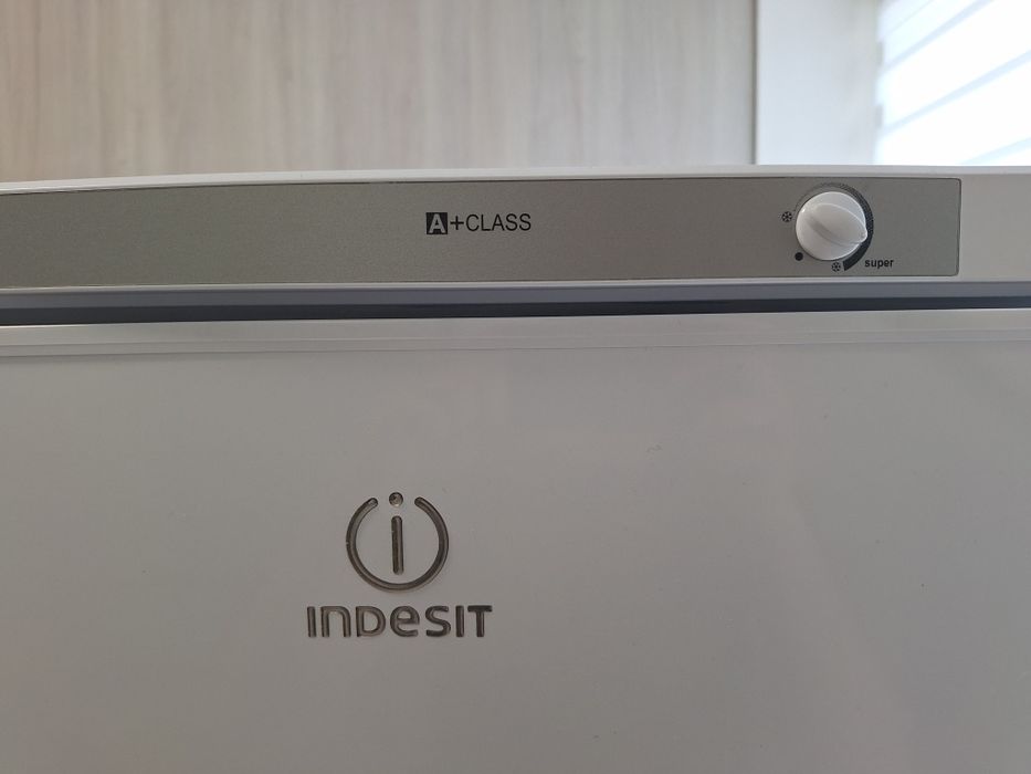Продам морозильную камеру indesit в хорошем состоянии
