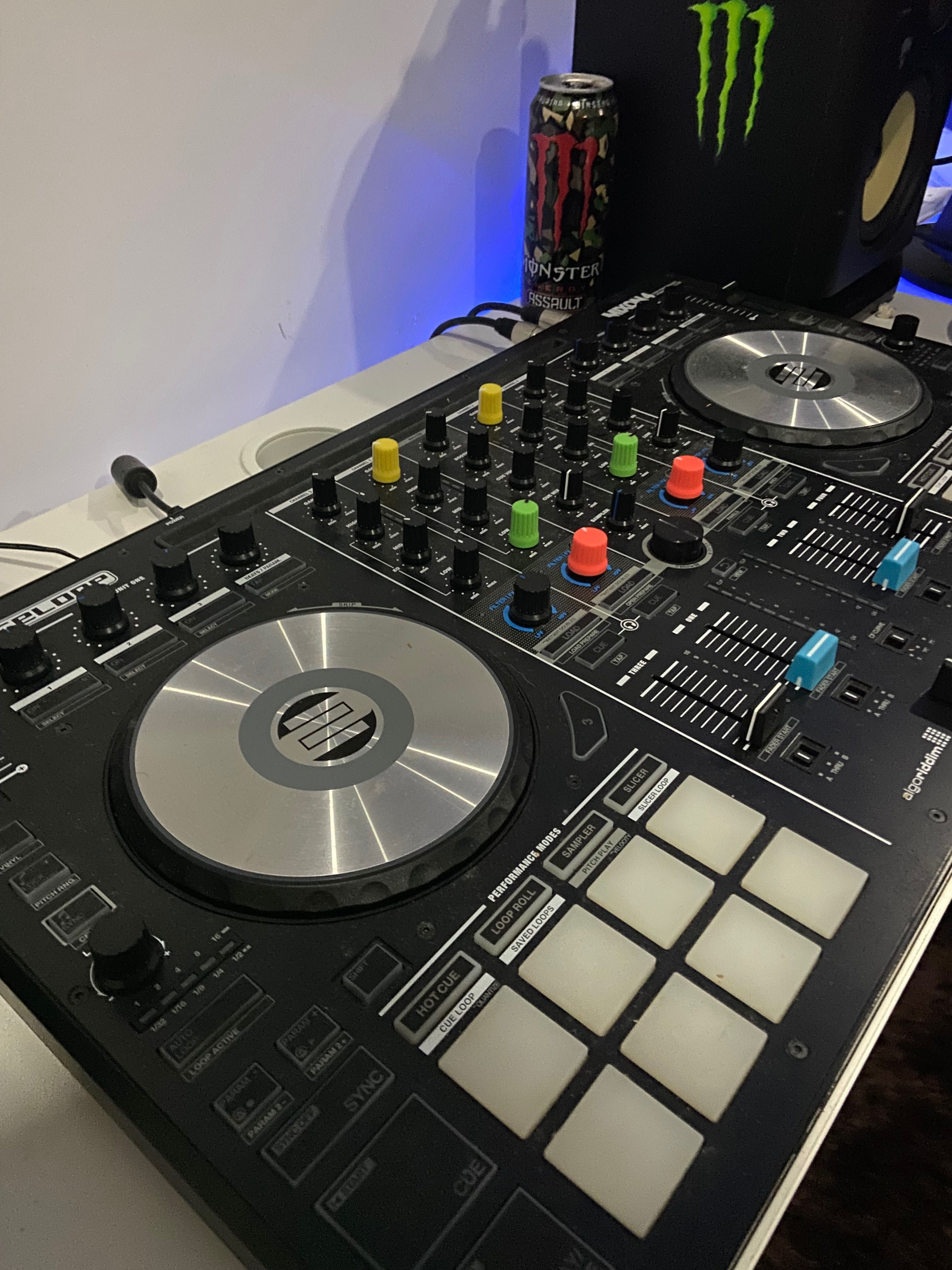 Mesa reloop mixon4