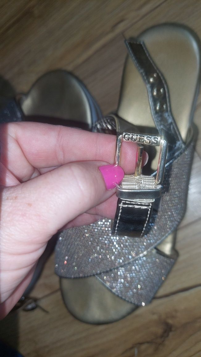 Sandały Guess 37