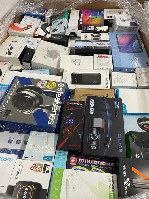 Палети з дрібною електронікою