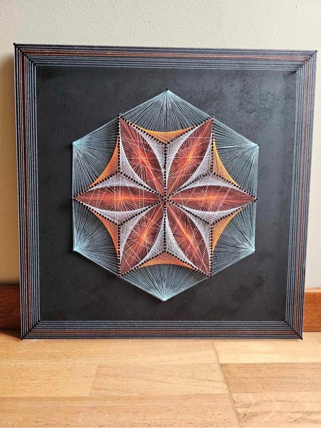 Sprzedam string art na ścianę - 50cmx50cm
