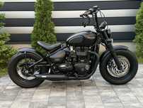Triumph bonneville bobber black