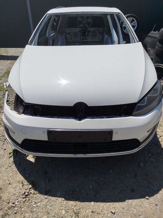 Розборка e-Golf  Шрот кузовщина б\у запчастини е гольф 2014 р