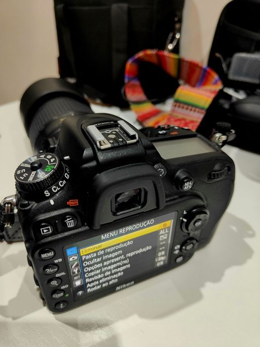 Máquina Nikon D7100