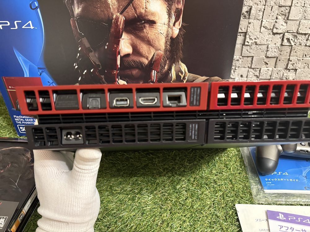 SONY PS4 limited MetalGear Solid NTSC J 100v