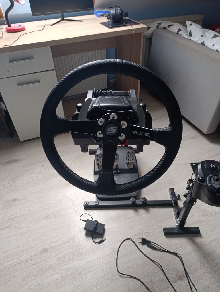 Sprzedam kierownicę Logitech g29 (przerabianą) i stojak
