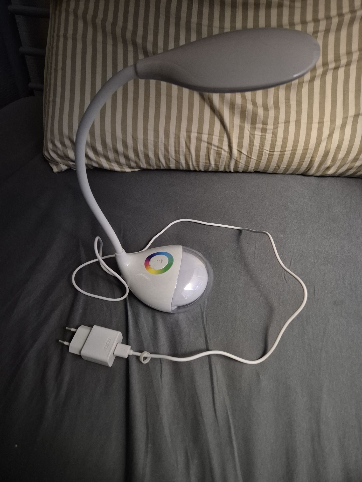 Lampka na biurko mocny LED z regulacją jasności  + światło ambientne R