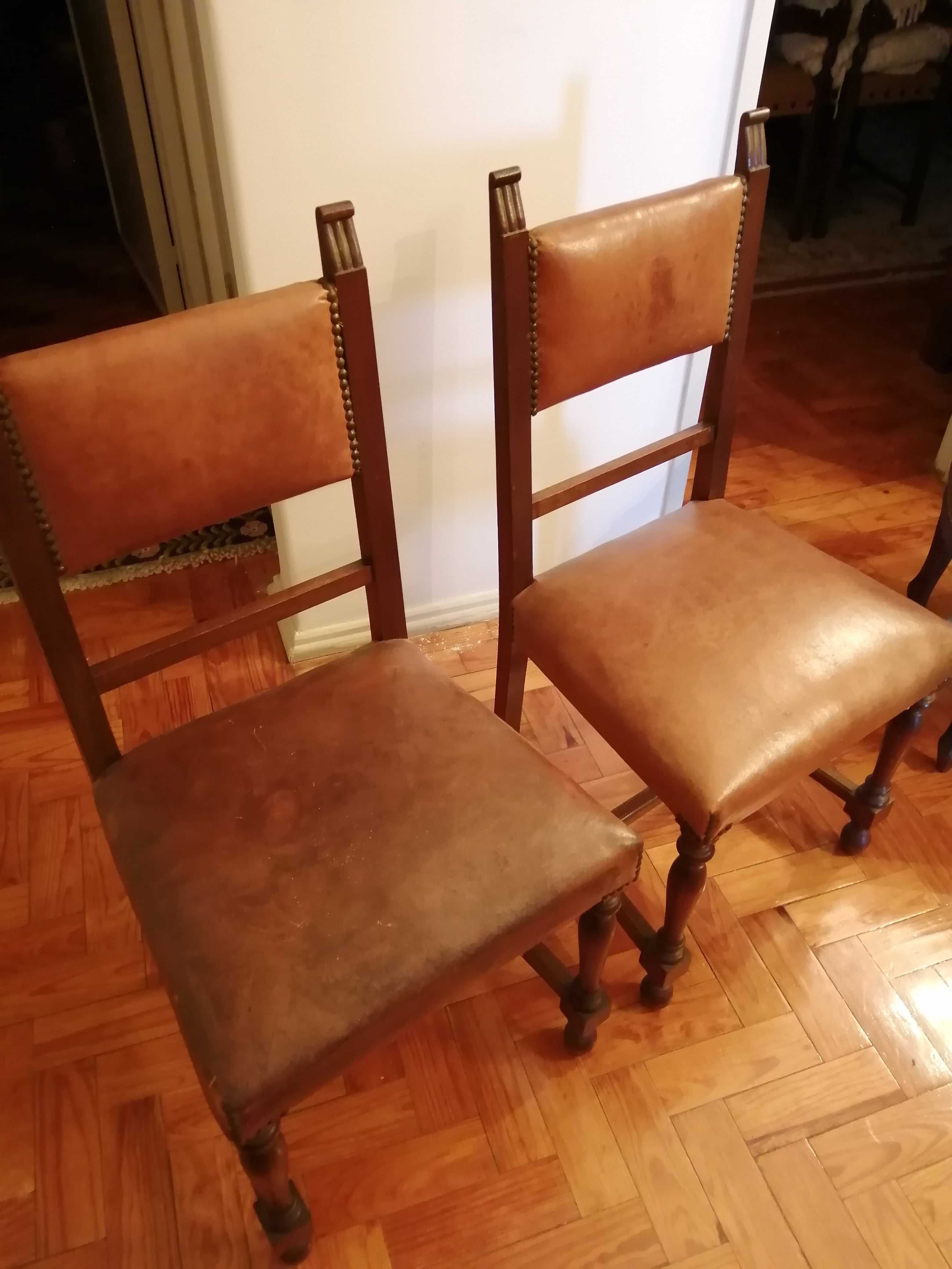 Conjunto de 2 cadeiras Vintage, em pele (Excelente estado)