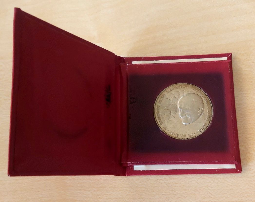 Okolicznościowy medal ze Świętym Janem Pawłem II