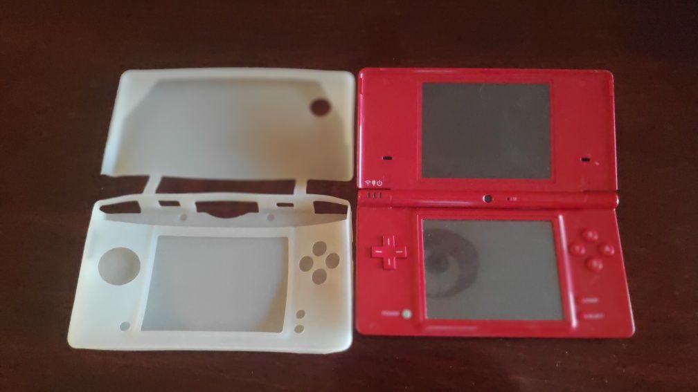 Nintendo Dsi - vermelha