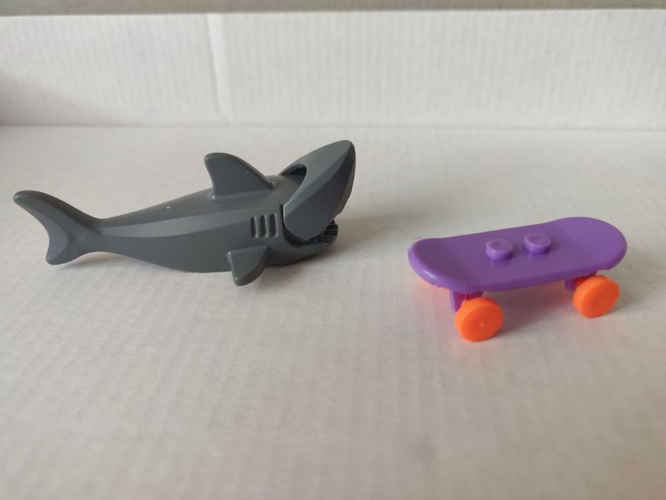Акула серая большая для Лего Lego Вода Shark на скейте, 7 см.