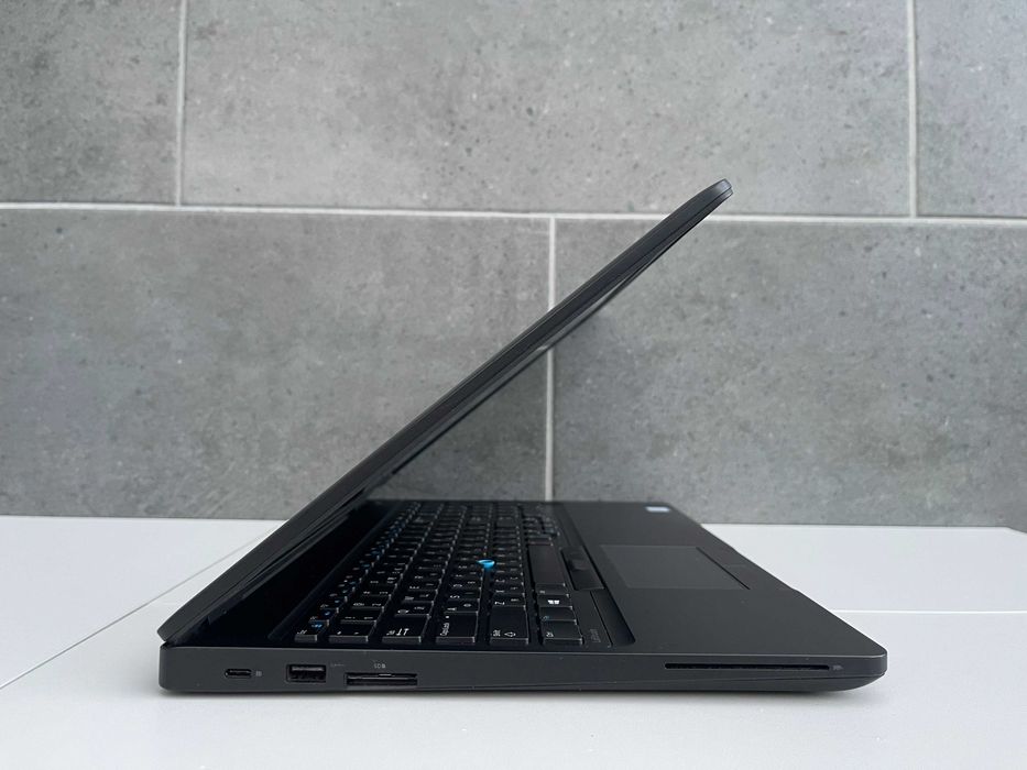 Dell Latitude 5580/i5-6300U/8Gb/256Gb M2/15.6" Full HD/IPS/Гарантія
