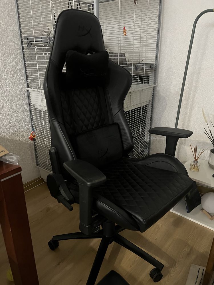 Cadeira Gaming HYPERX Jet (Elevador Classe 4 - Preto)