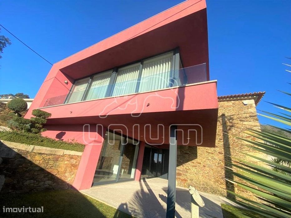 Moradia Dem, Caminha