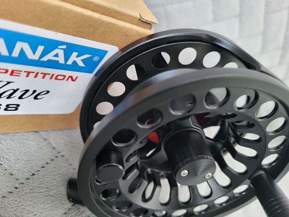 Kołowrotek muchowy HANAK Wave  6