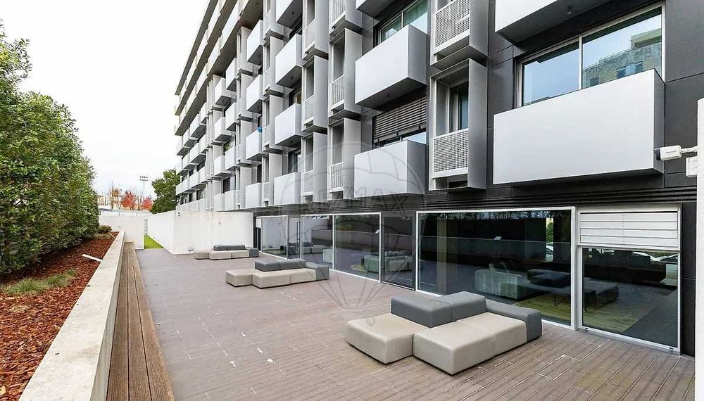 Arrenda-se T0 no Edifício E-volution - City Golf - Senhora da Hora