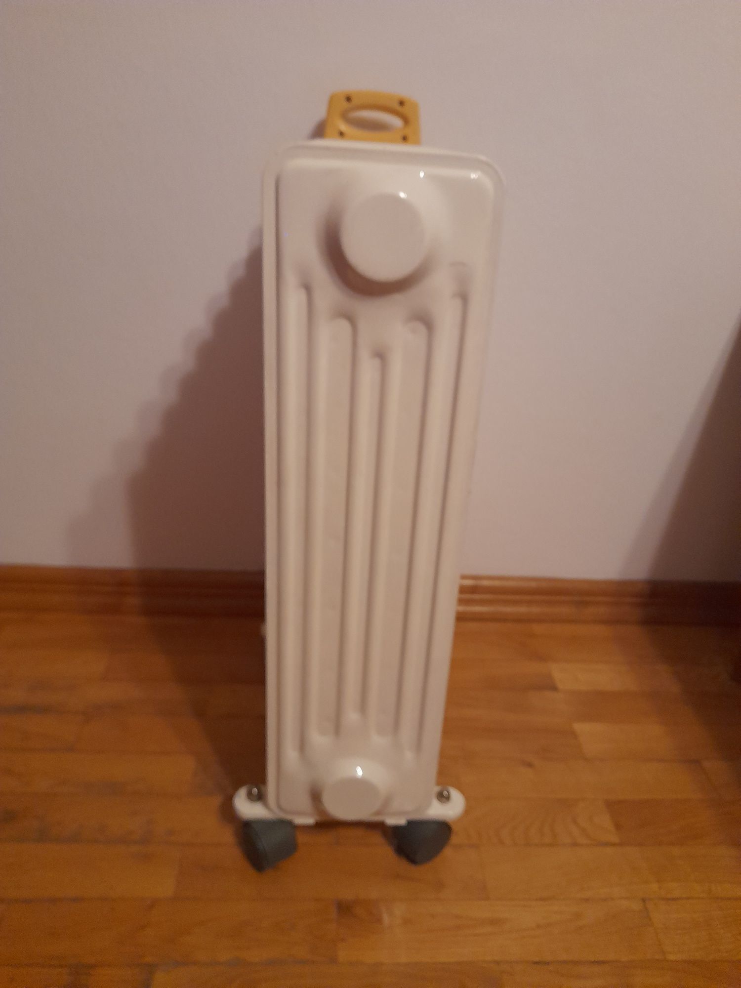 Grzejnik elektryczny, olejowy.