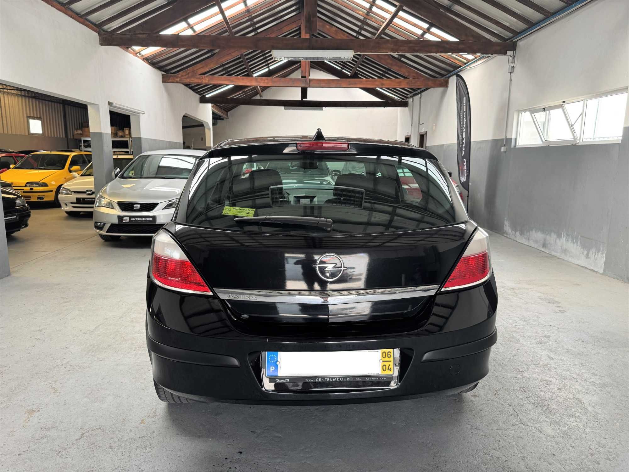 Opel Astra H 1.4 A/C Carro