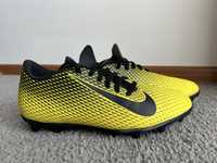 Buty piłkarskie/ korki Nike