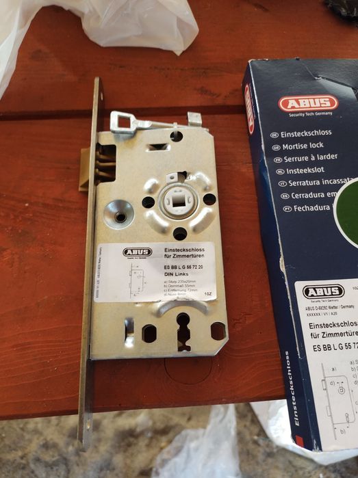 Zamek wpuszczany z kluczem