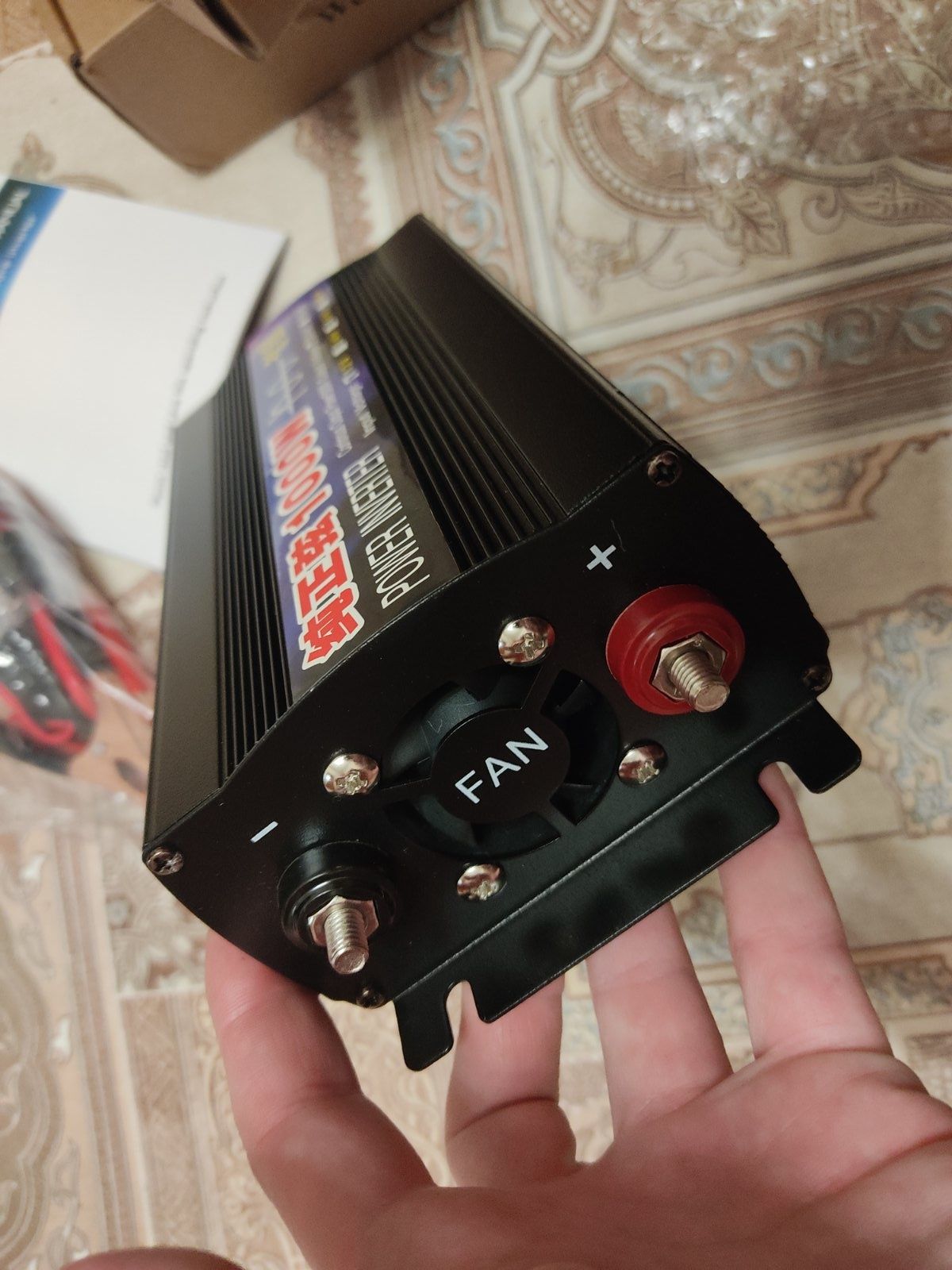 Преобразователь напряжения, инвертор Power Inverter 12V-220V 1000W