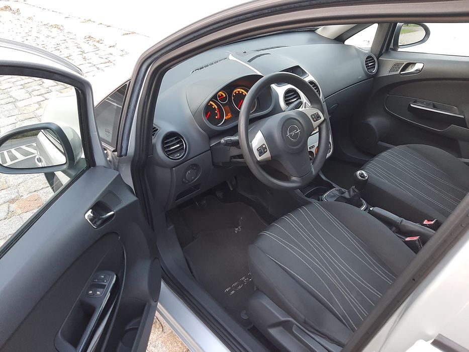 Opel corsa 1.2 benzyna rok 2007