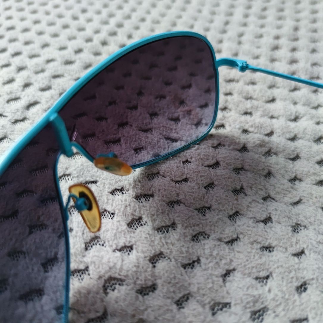 Okulary przeciwsłoneczne ciemne niebieskie błękitne metalowe