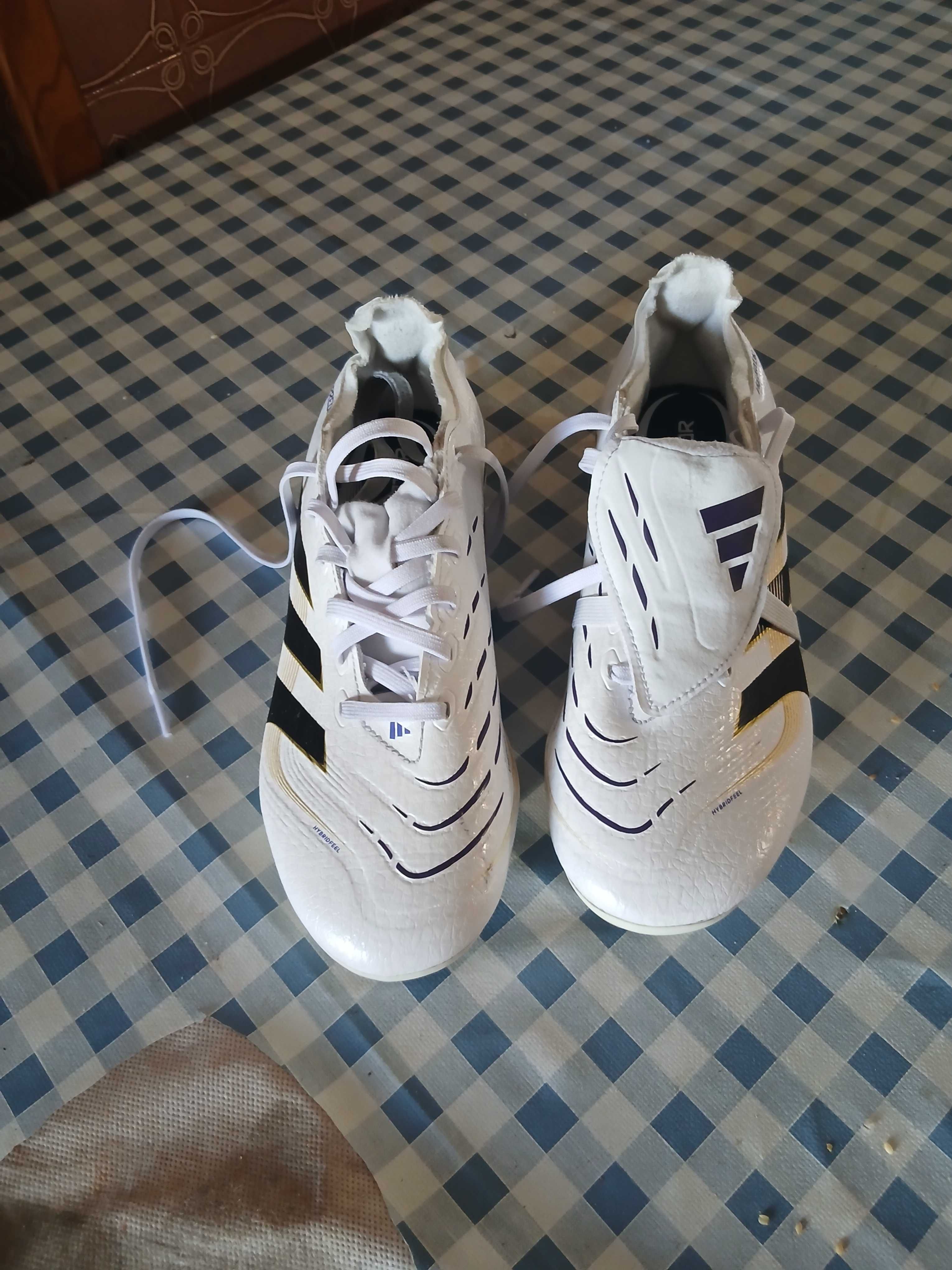 Chuteiras pretador 39 1/3 como novas