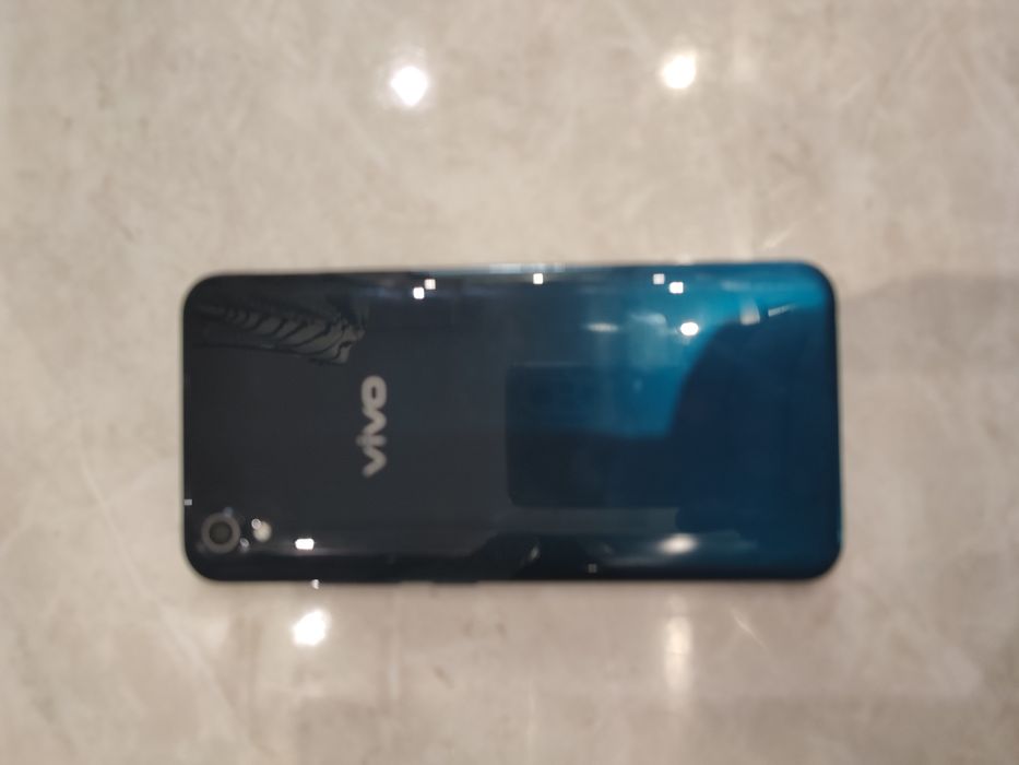 Смартфон Vivo 1820 (2/32)