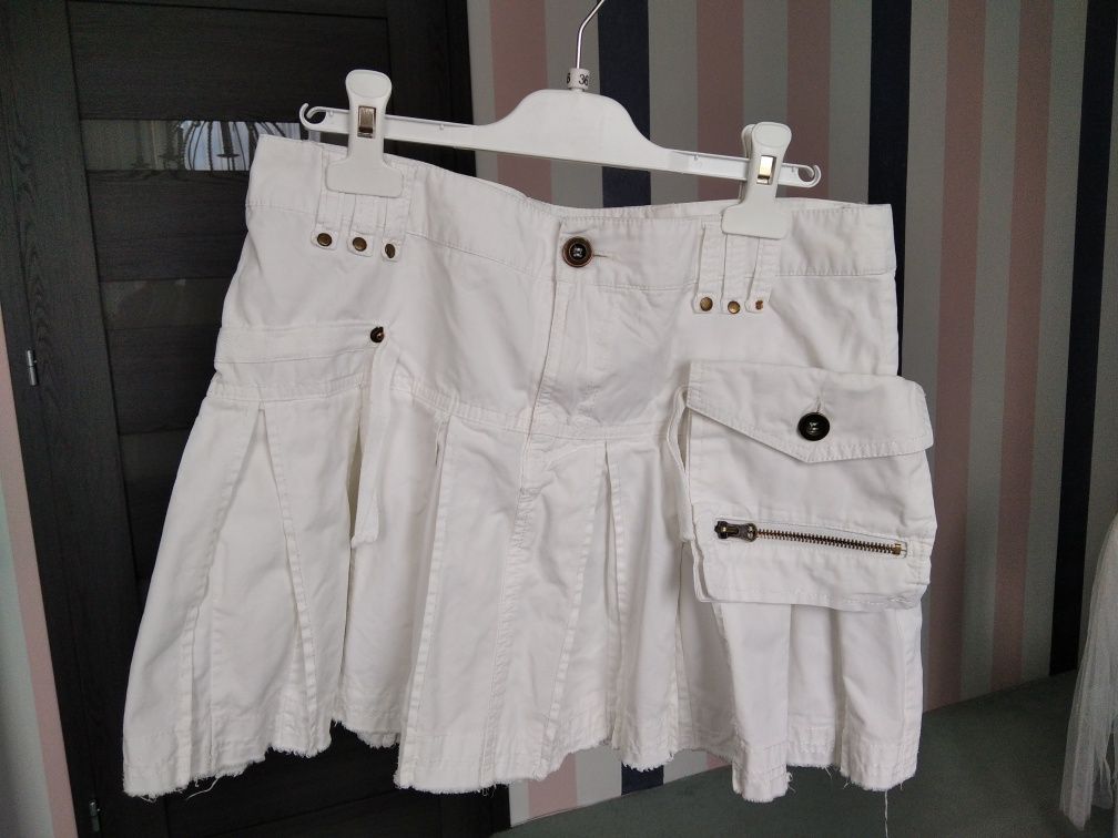 Spódnica z odpinaną kieszenią roz. S/M, biała z zakładkami, sexy mini