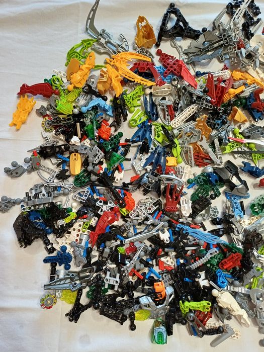 Деталі Біоніклів LEGO