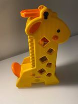 zabawka żyrafa fisher price