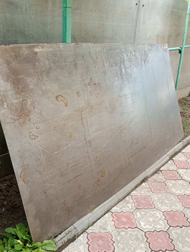 Продам листы металла.