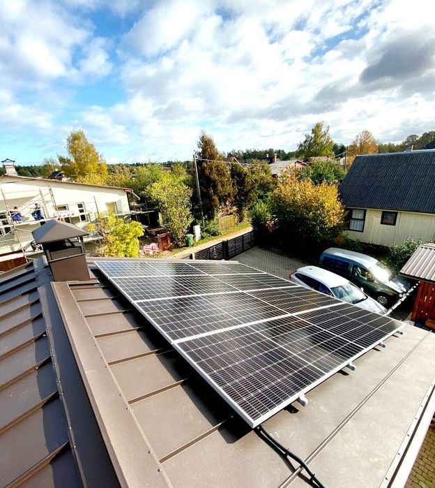 Монтаж инвертора  сонячних солнечных панелей. Сонячні панелі. Deye