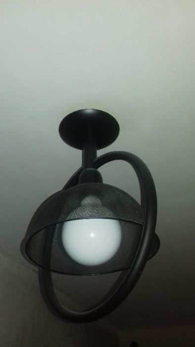 żyrandol czarny, lampy stołowe