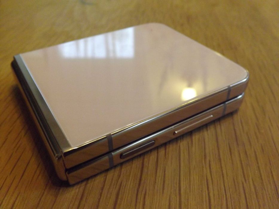 Samsung Galaxy Z Flip 5 256GB różowy nowy wyświetlacz !