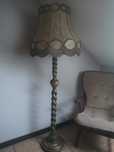 Lampa stojąca z abażurem