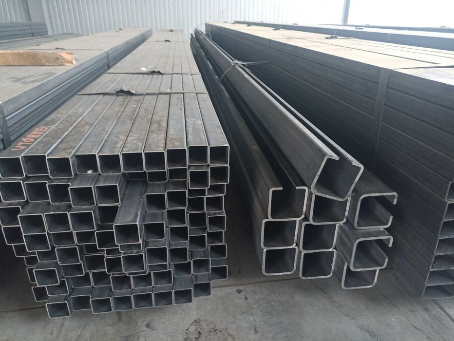 Ceownik bramowy szyna 80 80x80x27,5x5,0 półzamknięty 2m 4m 6m 2 4 6 8