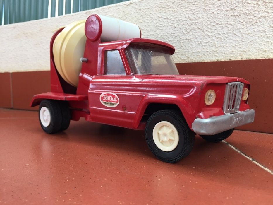 TONKA -- Camião cimento Escala 1 : 24 -- Carro miniatura colecionável