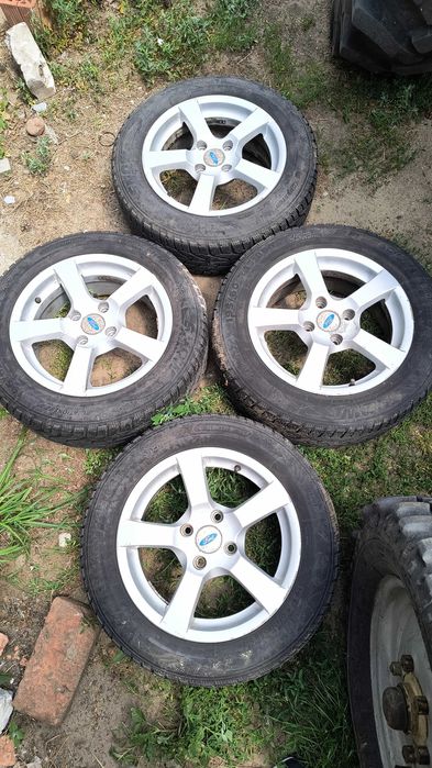 Felgi aluminiowe z oponami z forda focusa MK1,  R15,  4X108