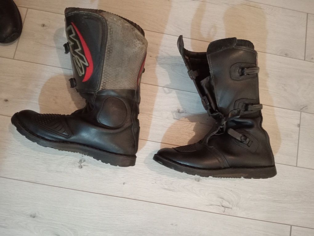Buty ochronne na motor
