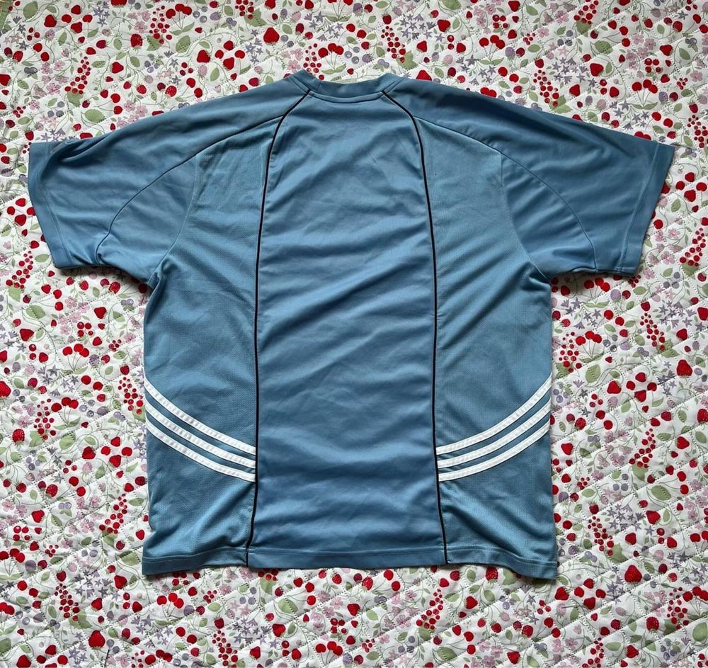 Adidas vintage tee