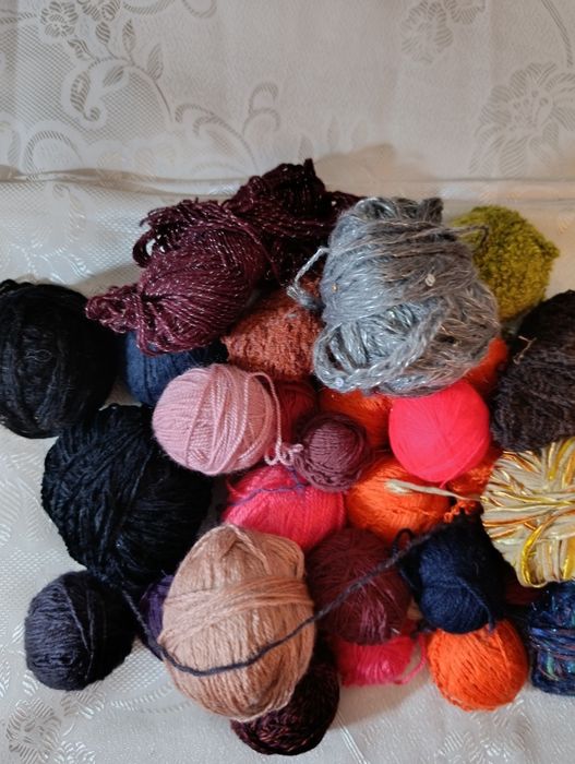 Пряжа бу для вязания или рукоделия  лотами